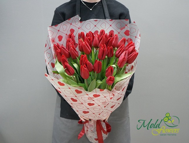 Букет из бордовых тюльпанов Фото